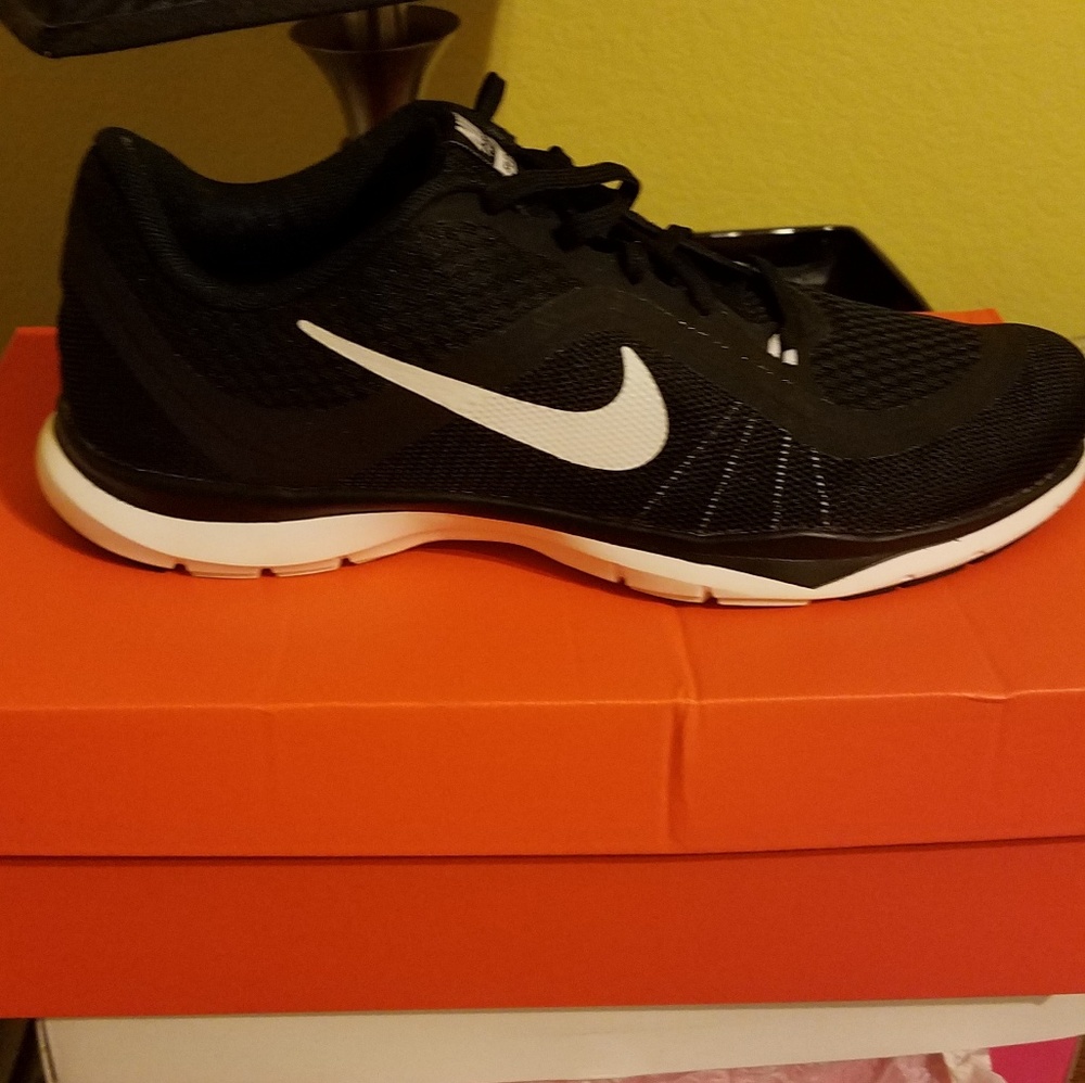 *SOLD*Nike Women's Flex Trainer 6
